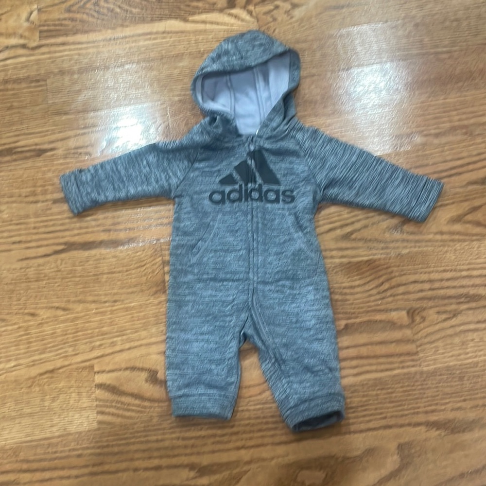Sleepers adidas size 3 good condition kids